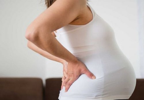đau lưng khi mang thai